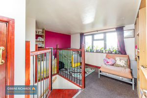 Loft Room- click for photo gallery